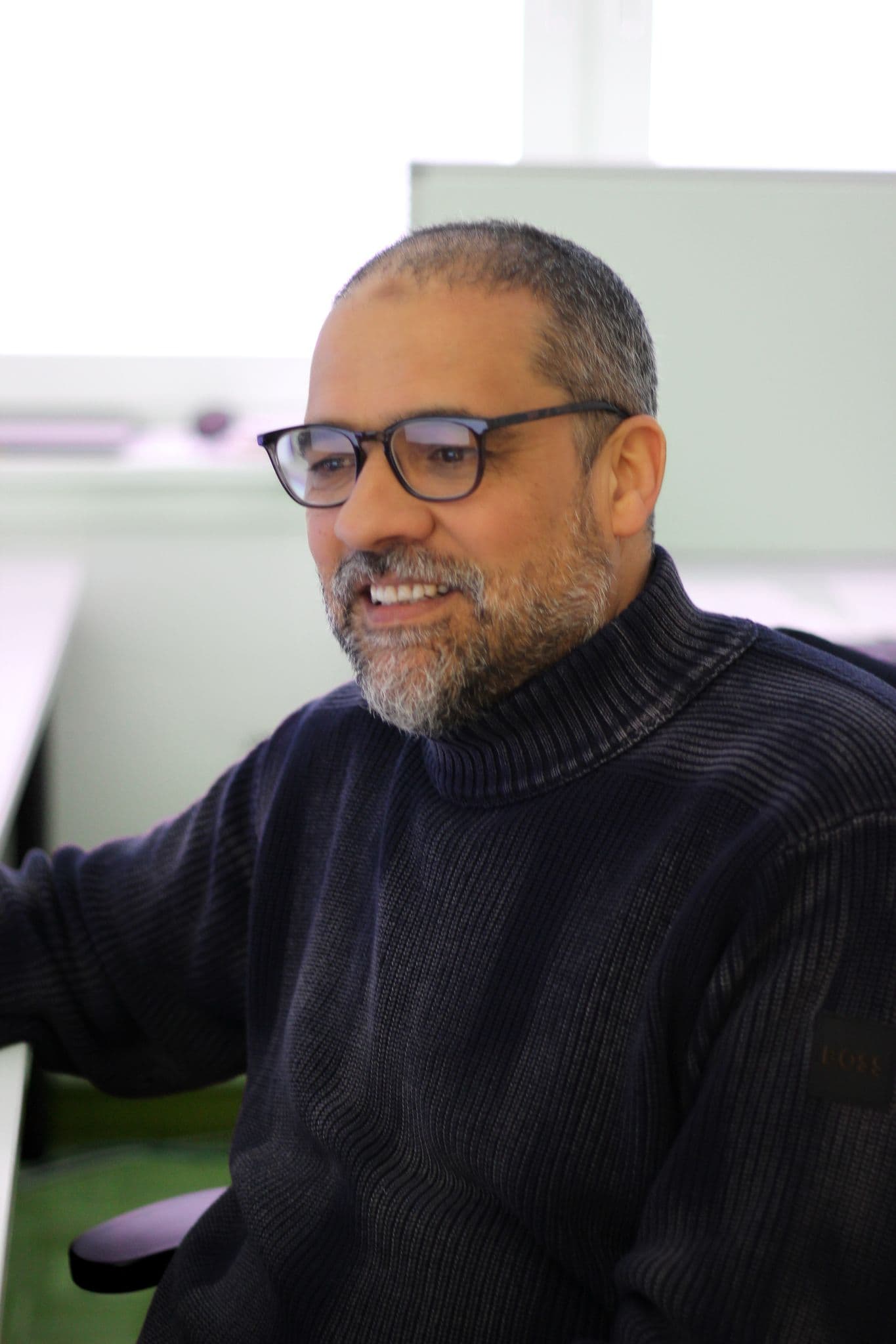 Portrait de Ali Amalou, membre de l'équipe Tremploi
